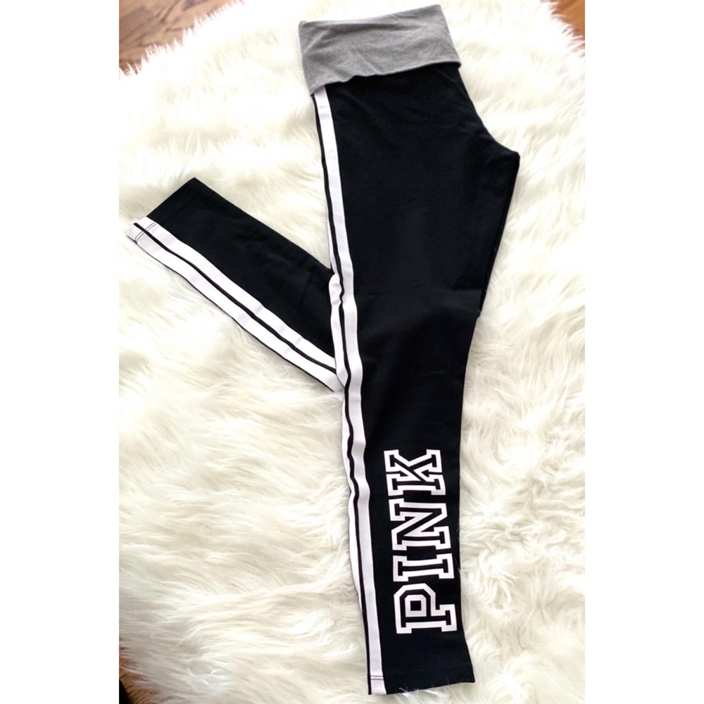 PiNK VICTORIA’S SECRET YOGA PANTS